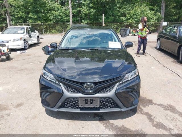 2020 TOYOTA CAMRY SE 13