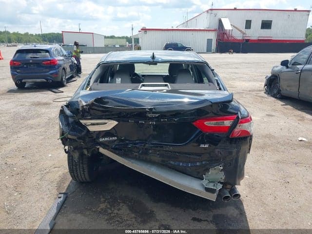 2020 TOYOTA CAMRY SE 17