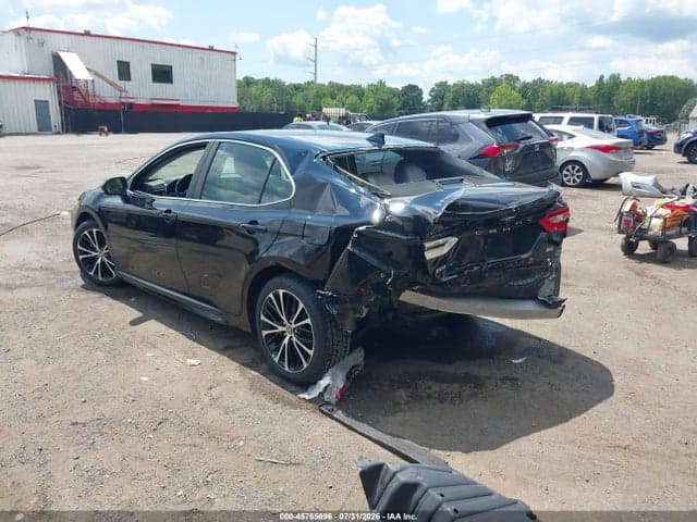 2020 TOYOTA CAMRY SE 3