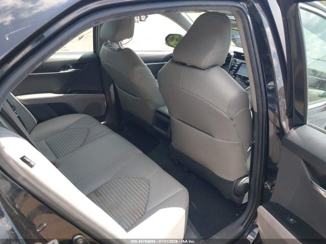 2020 TOYOTA CAMRY SE 8