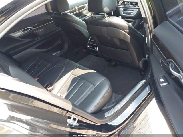 2019 BMW 740I 8