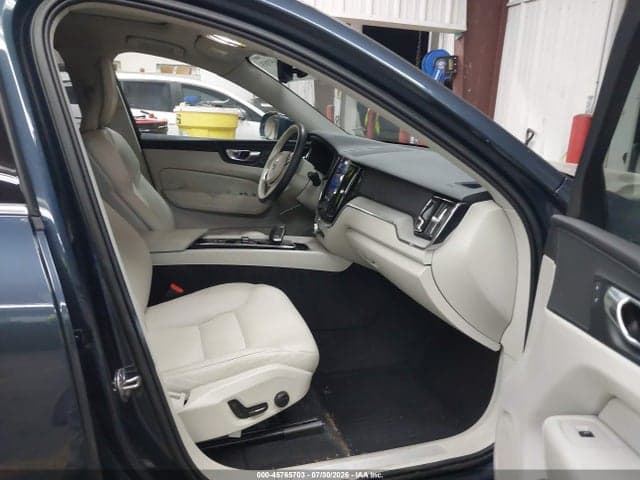 2023 VOLVO XC60 B5 PLUS BRIGHT THEME 5