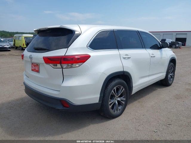 2017 TOYOTA HIGHLANDER LE 4