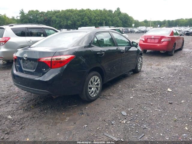 2017 TOYOTA COROLLA LE 4