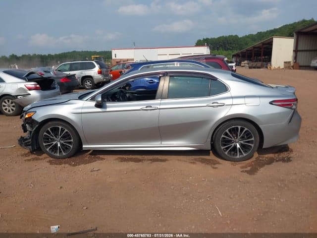 2018 TOYOTA CAMRY SE 14
