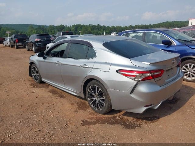 2018 TOYOTA CAMRY SE 3