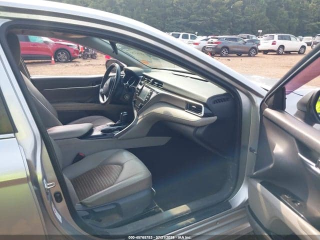 2018 TOYOTA CAMRY SE 5