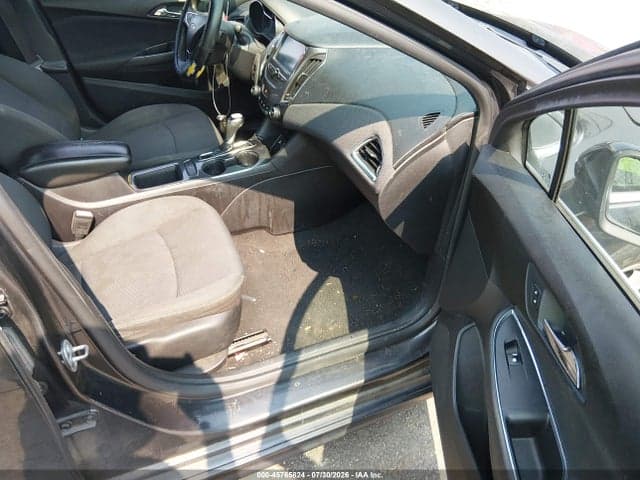 2017 CHEVROLET CRUZE LT AUTO 5