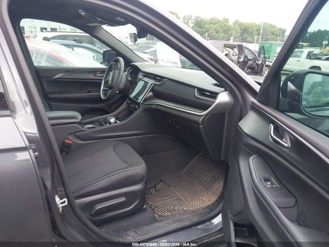 2025 JEEP GRAND CHEROKEE L LAREDO X 4X2 5