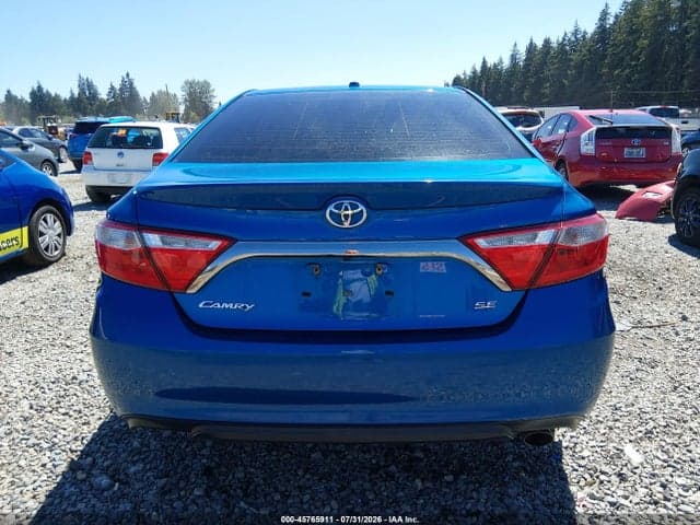 2017 TOYOTA CAMRY SE 16