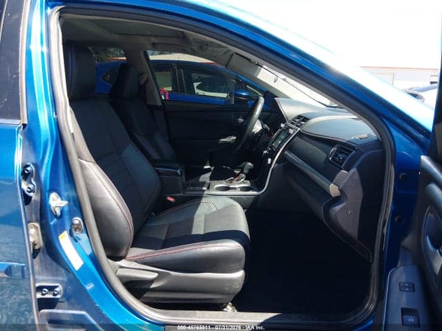 2017 TOYOTA CAMRY SE 17