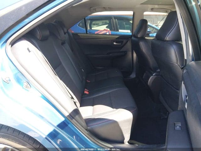 2017 TOYOTA CAMRY SE 18