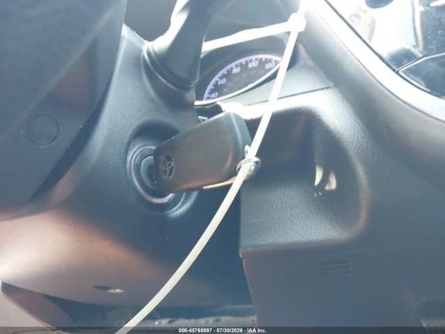 2019 TOYOTA CAMRY LE 11