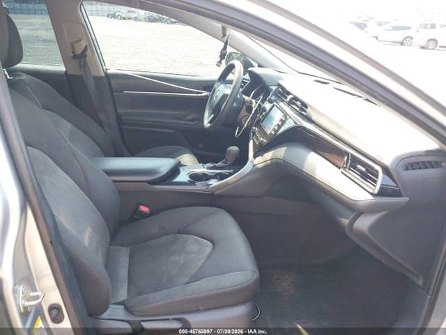 2019 TOYOTA CAMRY LE 5