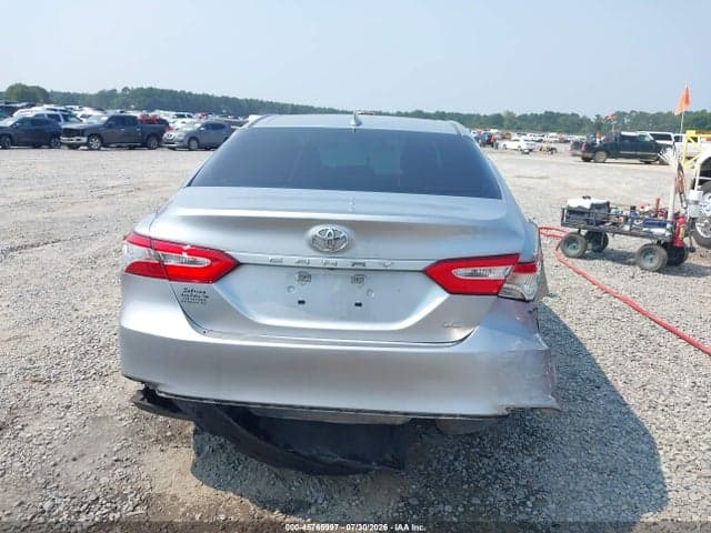 2019 TOYOTA CAMRY LE 6