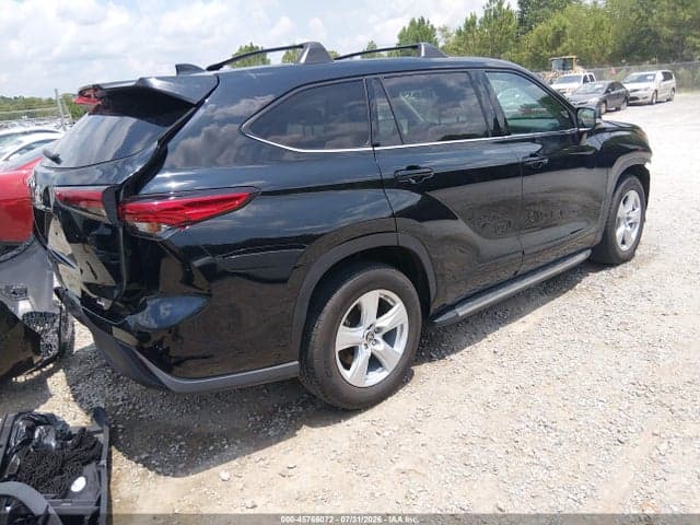 2021 TOYOTA HIGHLANDER LE 4