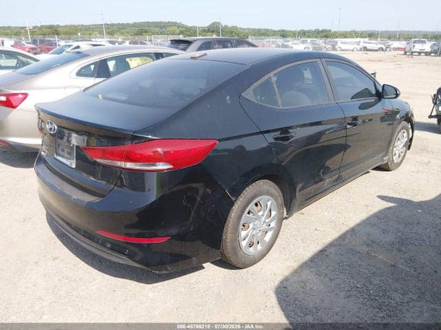 2017 HYUNDAI ELANTRA SE 4