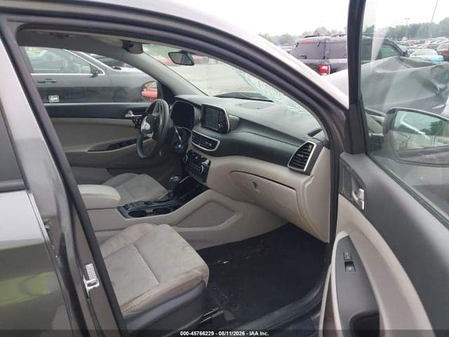 2020 HYUNDAI TUCSON SE 5