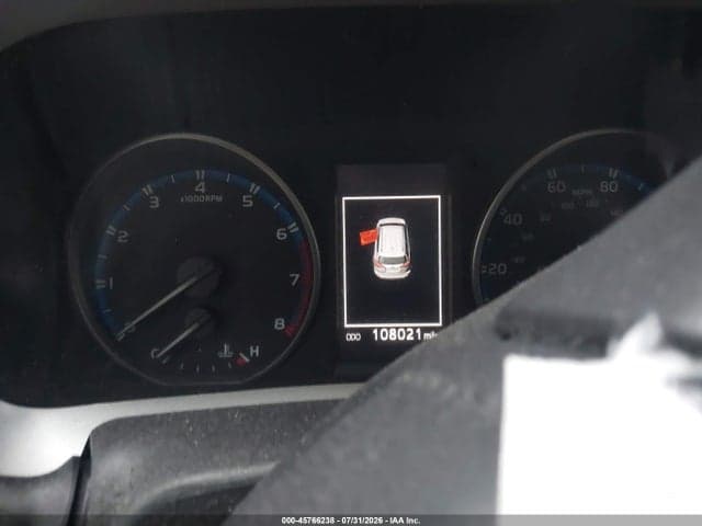 2017 TOYOTA RAV4 LE 5