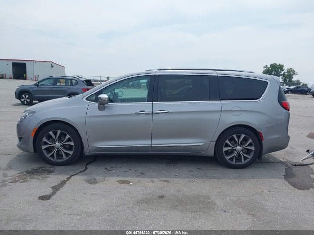 2017 CHRYSLER PACIFICA LIMITED 14