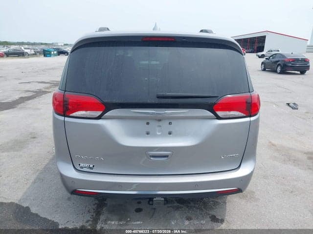 2017 CHRYSLER PACIFICA LIMITED 16