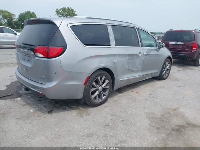2017 CHRYSLER PACIFICA LIMITED 4