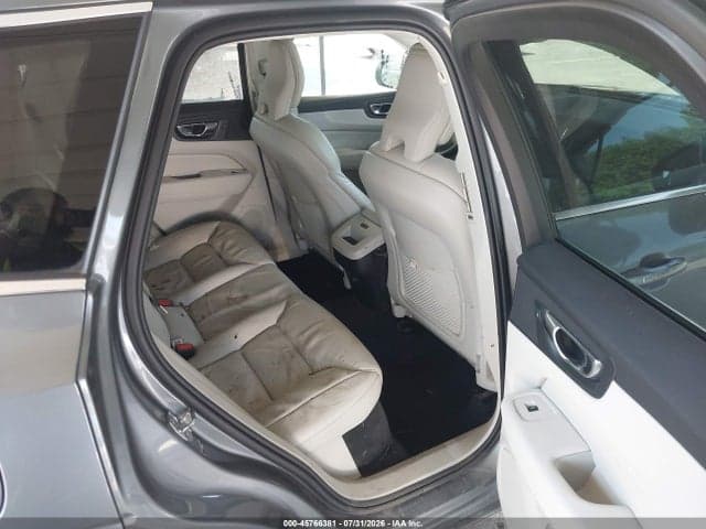 2020 VOLVO XC60 T5 MOMENTUM 8