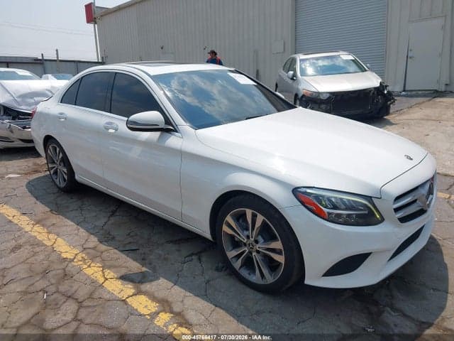 2019 MERCEDES-BENZ C 300 1