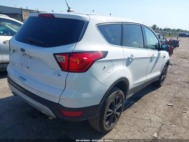 2019 FORD ESCAPE SE 4