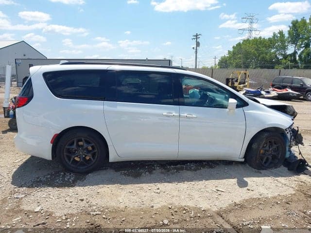 2018 CHRYSLER PACIFICA TOURING L 14