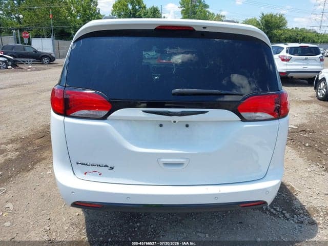 2018 CHRYSLER PACIFICA TOURING L 17