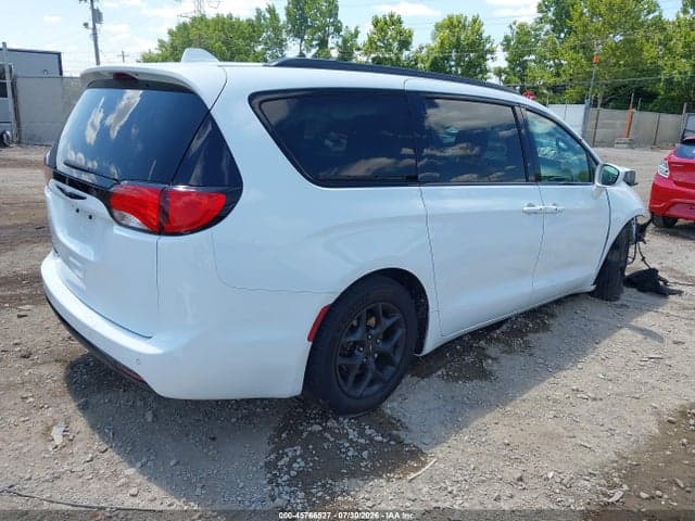2018 CHRYSLER PACIFICA TOURING L 4