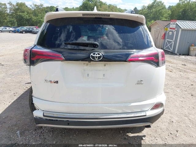 2018 TOYOTA RAV4 SE 17