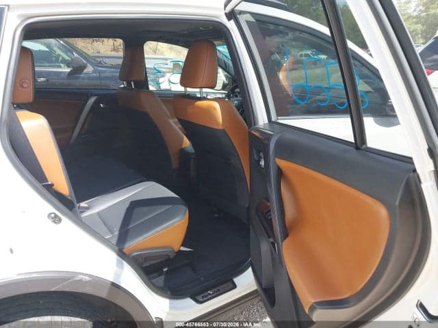 2018 TOYOTA RAV4 SE 8