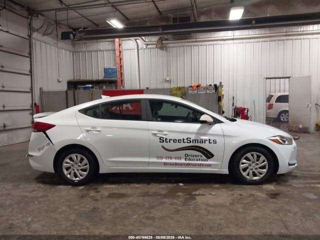 2017 HYUNDAI ELANTRA SE 13
