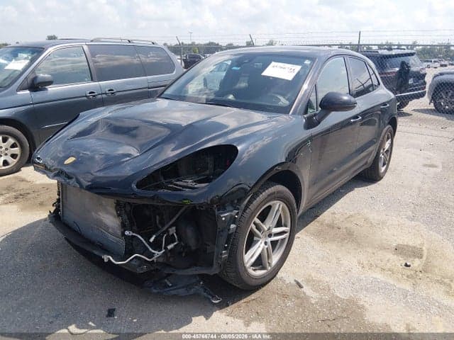 2018 PORSCHE MACAN 2