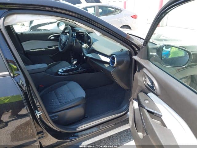 2025 CHEVROLET TRAX FWD LT 5