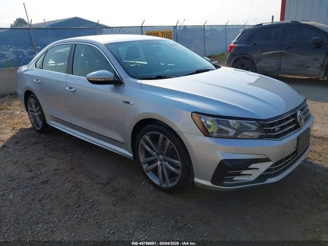 2017 VOLKSWAGEN PASSAT 1.8T R-LINE - 1