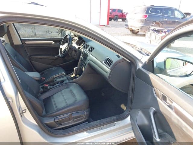 2017 VOLKSWAGEN PASSAT 1.8T R-LINE 5