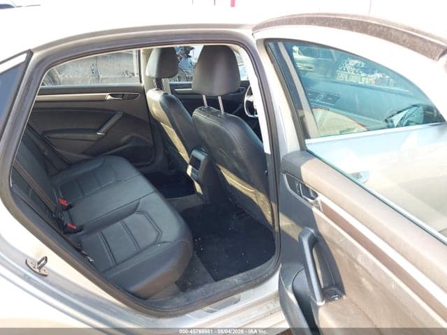 2017 VOLKSWAGEN PASSAT 1.8T R-LINE 8