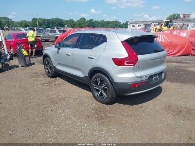 2025 VOLVO XC40 B5 CORE BRIGHT THEME 3
