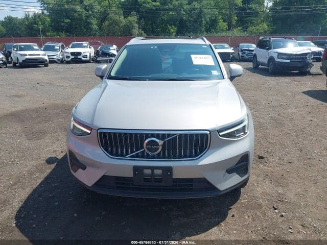 2025 VOLVO XC40 B5 CORE BRIGHT THEME 6