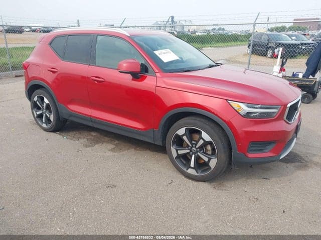 2019 VOLVO XC40 T5 MOMENTUM - 1