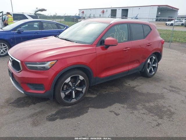 2019 VOLVO XC40 T5 MOMENTUM 2