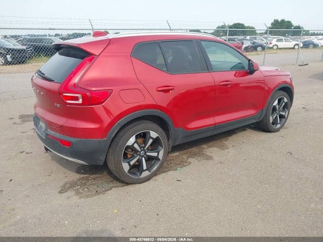 2019 VOLVO XC40 T5 MOMENTUM 4