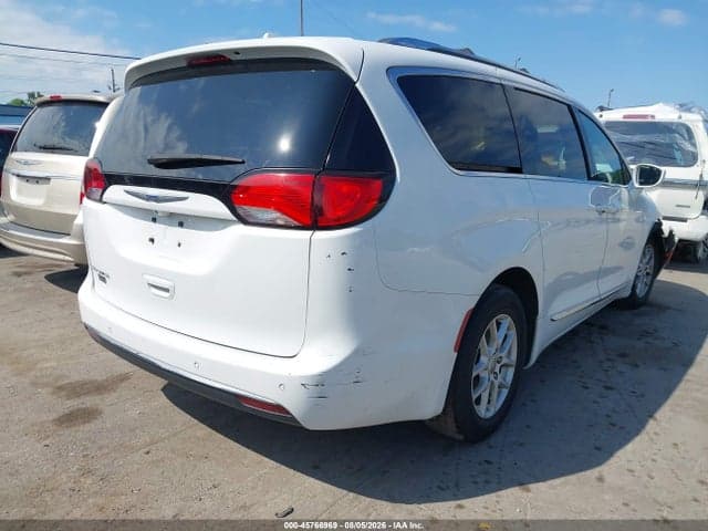 2020 CHRYSLER PACIFICA TOURING L 4