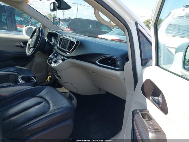 2020 CHRYSLER PACIFICA TOURING L 5