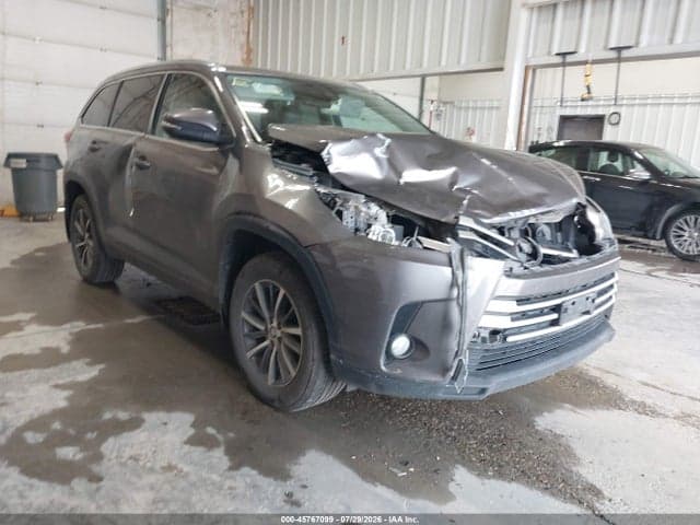 2017 TOYOTA HIGHLANDER XLE 1