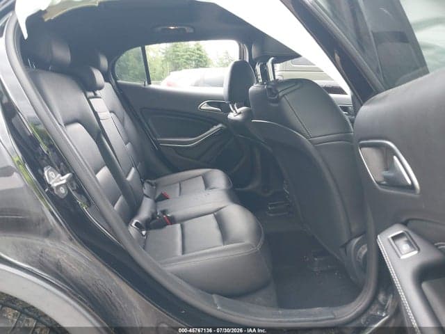 2019 MERCEDES-BENZ GLA 250 4MATIC 8