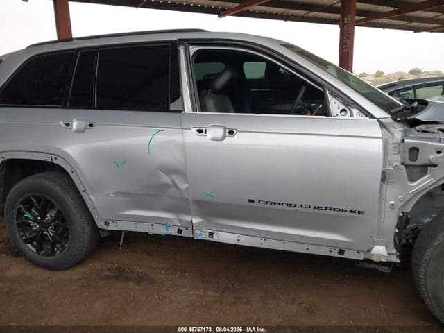 2025 JEEP GRAND CHEROKEE ALTITUDE 4X4 14